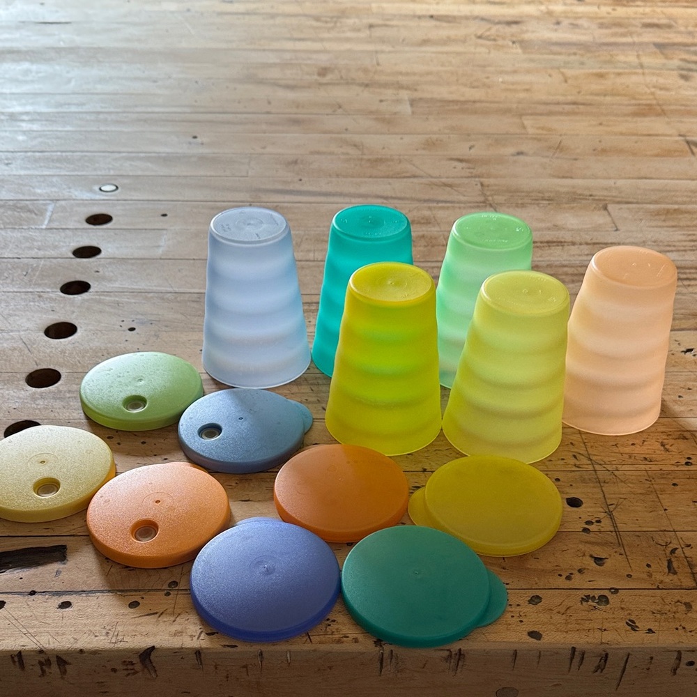 Tupperware Vibrant Party Cup Set with Lids